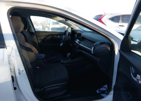 2020 Kia Forte Lxs z USA, uszkodzony, nr VIN 3KPF24AD0LE220165